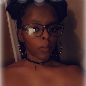 Meet your Posher, Lorraine